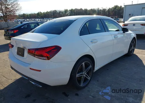 2020 Mercedes-Benz A 220 z USA, uszkodzony, nr VIN W1K3G4EB7LJ227345